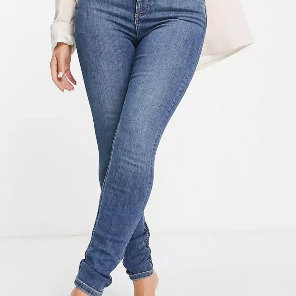 Two Pairs of ASOS Design Tall Hourglass "Lift and Countor" Skinny Jeans - Picture 5 of 8
